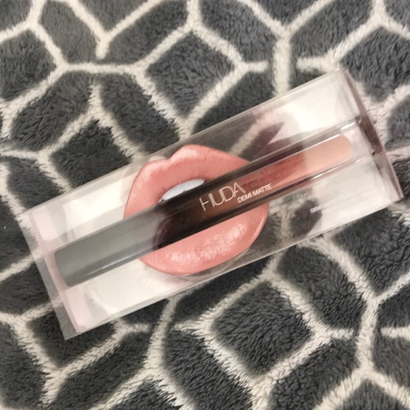 HUDA BEAUTY Other - Huda beauty Demi matte HUDA BEAUTY Other - Huda beauty Demi matte